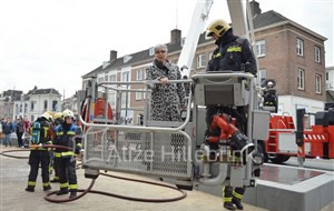 Opening Brandweer Pop-up store burgemeester Abbenhues2-4-2016