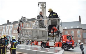 Opening Brandweer Pop-up store burgemeester Abbenhues2-4-2016