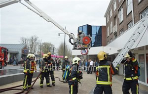 Opening Brandweer Pop-up store burgemeester Abbenhues2-4-2016